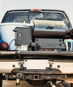 TRAEGER PORTABLE TAILGATER PELLET GRILL