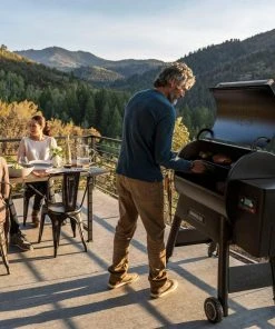 TRAEGER IRONWOOD 885 PELLET GRILL 25 TRAEGER IRONWOOD 885 PELLET GRILL