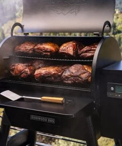 TRAEGER IRONWOOD 885 PELLET GRILL 27 TRAEGER IRONWOOD 885 PELLET GRILL