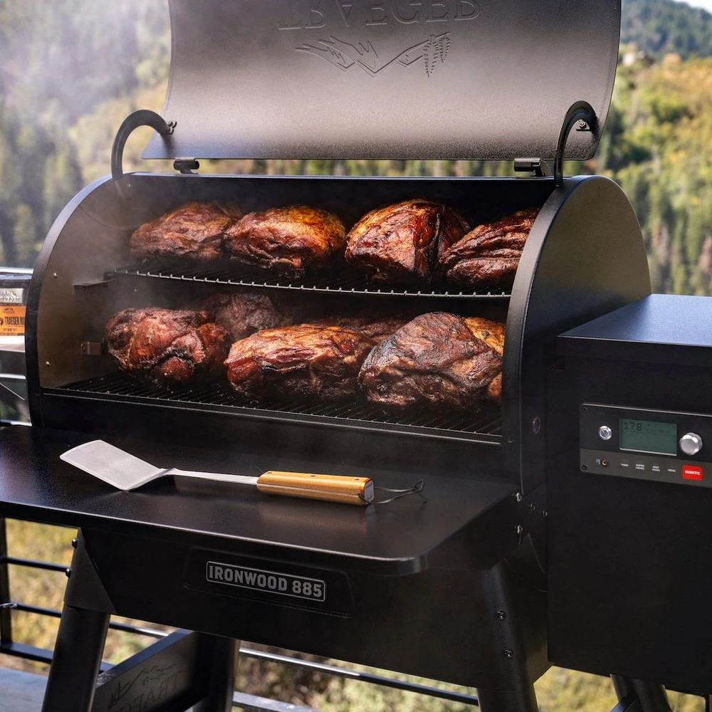 TRAEGER IRONWOOD 885 PELLET GRILL 6 TRAEGER IRONWOOD 885 PELLET GRILL